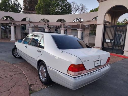 1996 Mercedes-Benz S-Class S 420 4dr Sedan