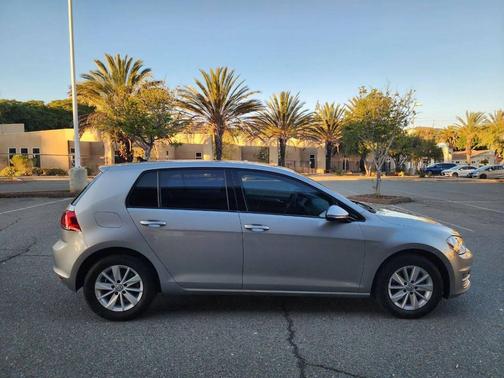 2016 Volkswagen Golf TSI S 4-Door