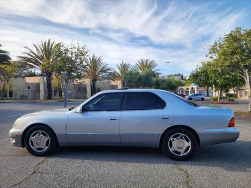 1999 Lexus LS 400 Base