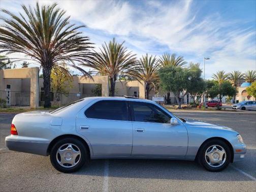 1999 Lexus LS 400 Base