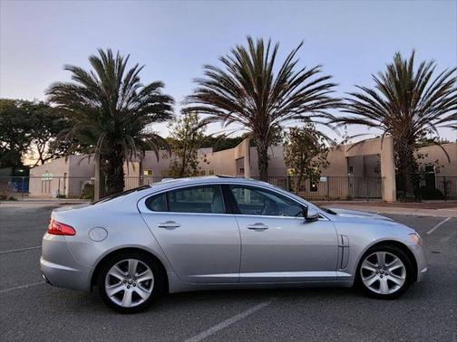 2010 Jaguar XF Luxury