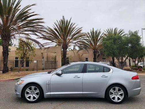 2010 Jaguar XF Luxury