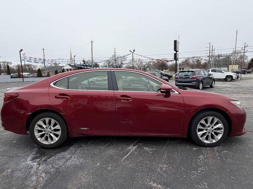 2015 Lexus ES 300h Base