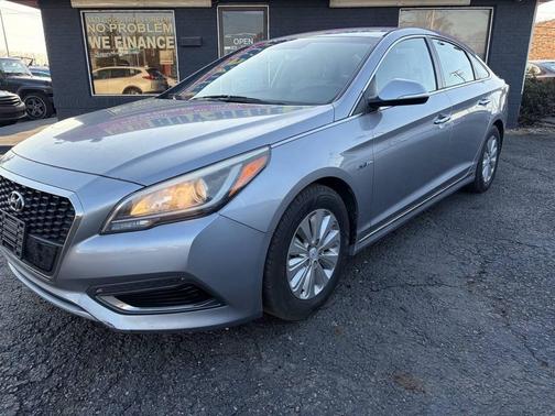 2016 Hyundai SONATA Hybrid SE