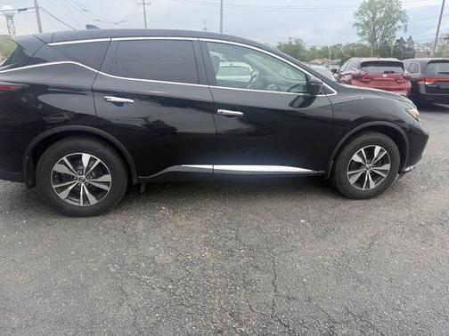 Magnetic Black Pearl 2019 Nissan Murano S