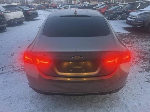 2022 Chevrolet Malibu FWD LT