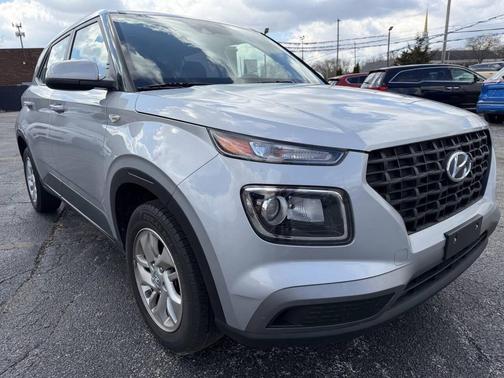 2021 Hyundai VENUE SE