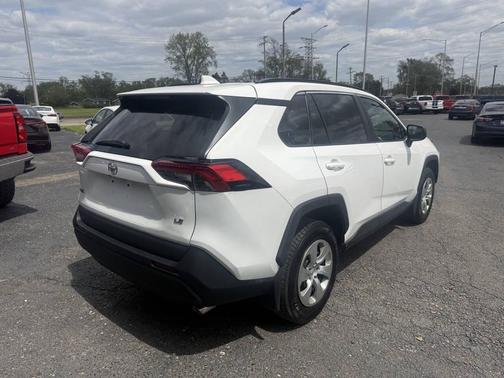 Super White 2020 Toyota RAV4 LE