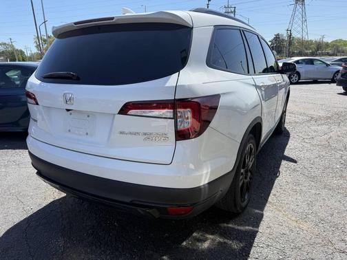 Platinum White Pearl 2021 Honda Pilot AWD Black Edition