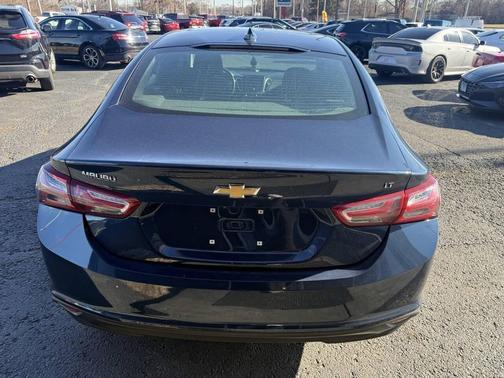 2021 Chevrolet Malibu FWD LT