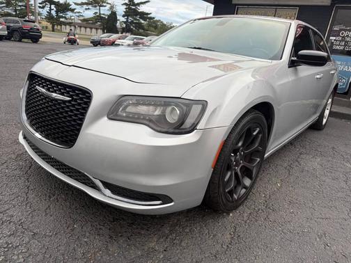 2019 Chrysler 300 Touring