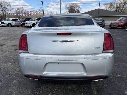 2019 Chrysler 300 Touring