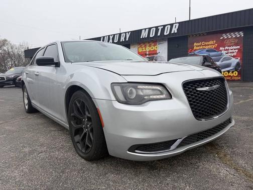 2019 Chrysler 300 Touring