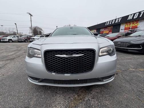 2019 Chrysler 300 Touring