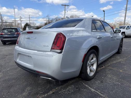 2019 Chrysler 300 Touring