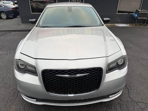 2019 Chrysler 300 Touring