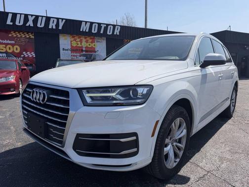 White 2017 Audi Q7 3.0T Premium