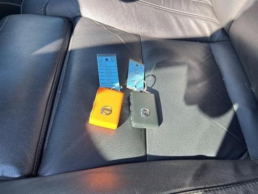 2023 Volvo XC40 B5 Plus Dark Theme