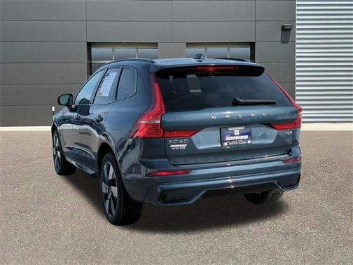 2025 Volvo XC60 Plug-In Hybrid T8 Plus