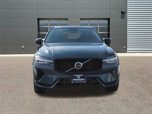 2025 Volvo XC60 Plug-In Hybrid T8 Plus