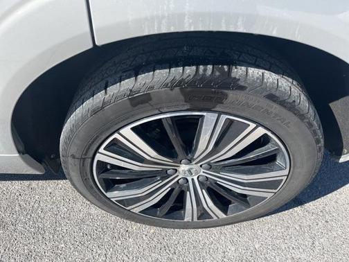 2023 Volvo XC60 B5 Ultimate Bright Theme