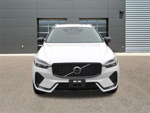 2025 Volvo XC60 B5 Core
