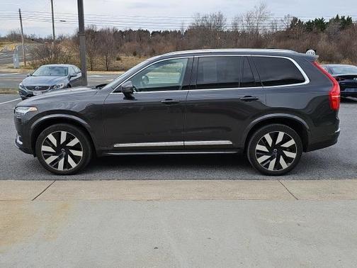 2024 Volvo XC90 Recharge Plug-In Hybrid T8 Ultimate Bright Theme 7-Seater