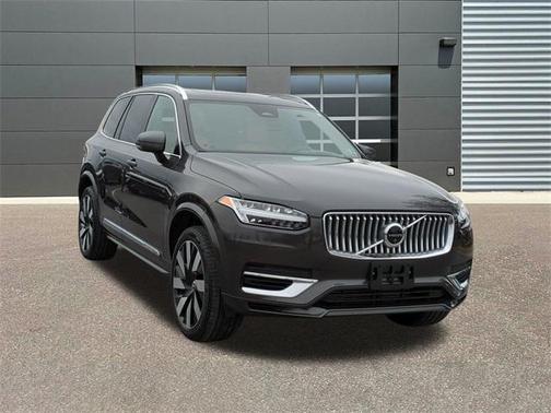 2024 Volvo XC90 Recharge Plug-In Hybrid T8 Ultimate Bright Theme 7-Seater