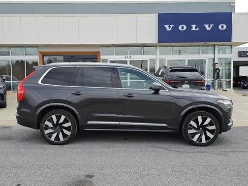 2024 Volvo XC90 Recharge Plug-In Hybrid T8 Ultimate Bright Theme 7-Seater