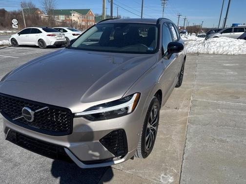 2025 Volvo XC60 B5 Plus