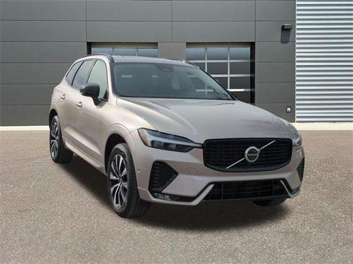 2025 Volvo XC60 B5 Plus