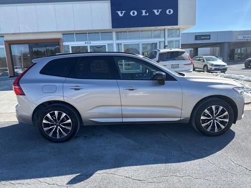 2025 Volvo XC60 B5 Plus