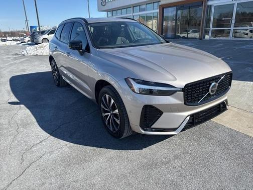 2025 Volvo XC60 B5 Plus