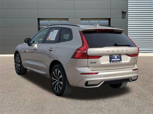 2025 Volvo XC60 B5 Plus