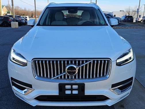 2025 Volvo XC90 B6 Plus 7-Seater