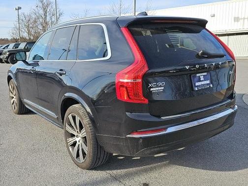 2025 Volvo XC90 B6 Plus 7-Seater