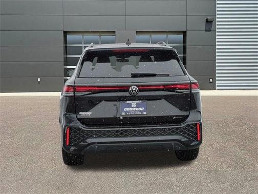 Deep Black Pearl Effect 2026 Volkswagen Tiguan 2.0T SE R-Line Black