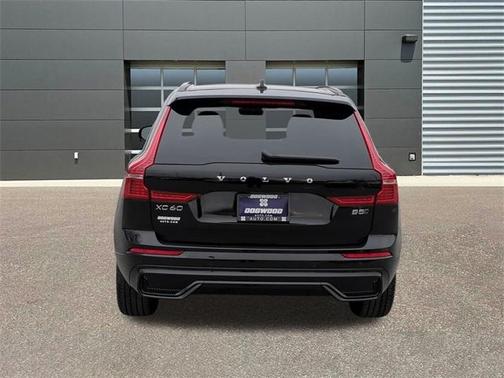 2025 Volvo XC60 B5 Core