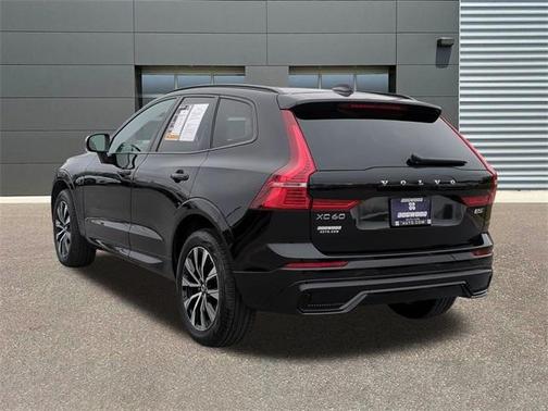 2025 Volvo XC60 B5 Core
