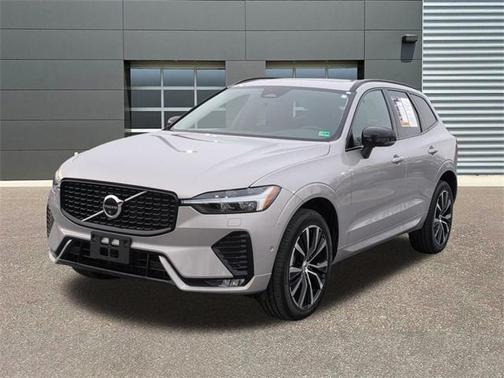2025 Volvo XC60 B5 Plus