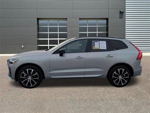 2025 Volvo XC60 B5 Plus