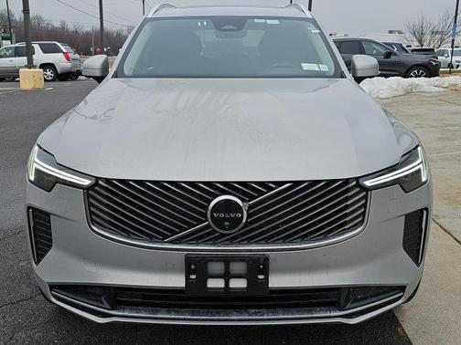 2025 Volvo XC90 B5 Plus