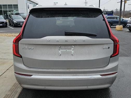 2025 Volvo XC90 B5 Plus