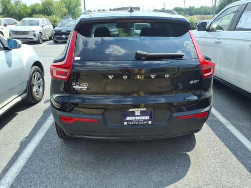 Onyx Black 2026 Volvo XC40 B5 Plus