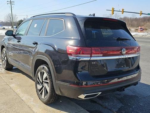 2024 Volkswagen Atlas 2.0T SE