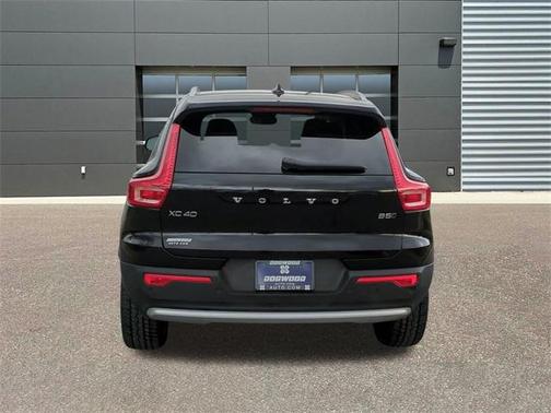 2025 Volvo XC40 B5 Plus Bright Theme