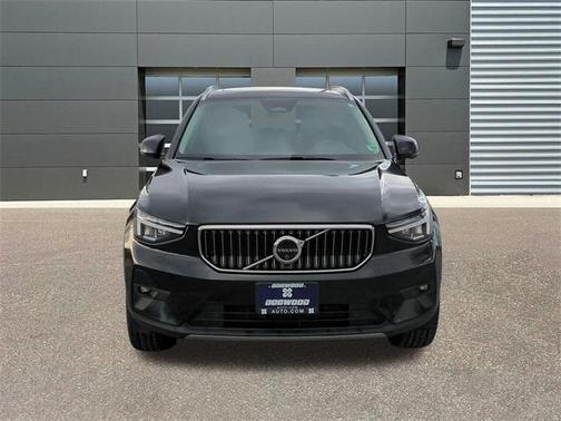 2025 Volvo XC40 B5 Plus Bright Theme