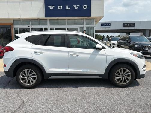 Dazzling White 2018 Hyundai TUCSON SEL