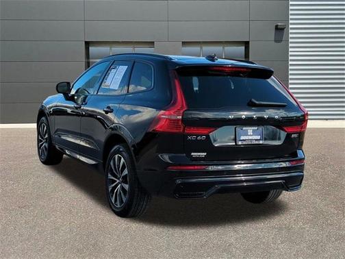 2025 Volvo XC60 B5 Core