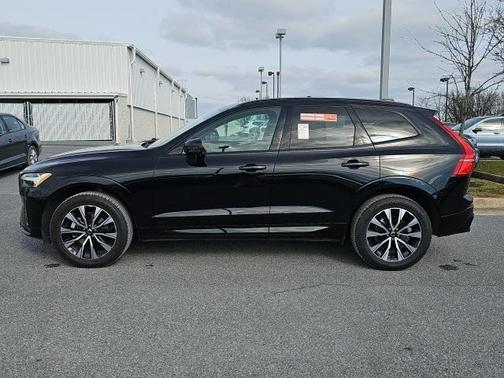 2025 Volvo XC60 B5 Core